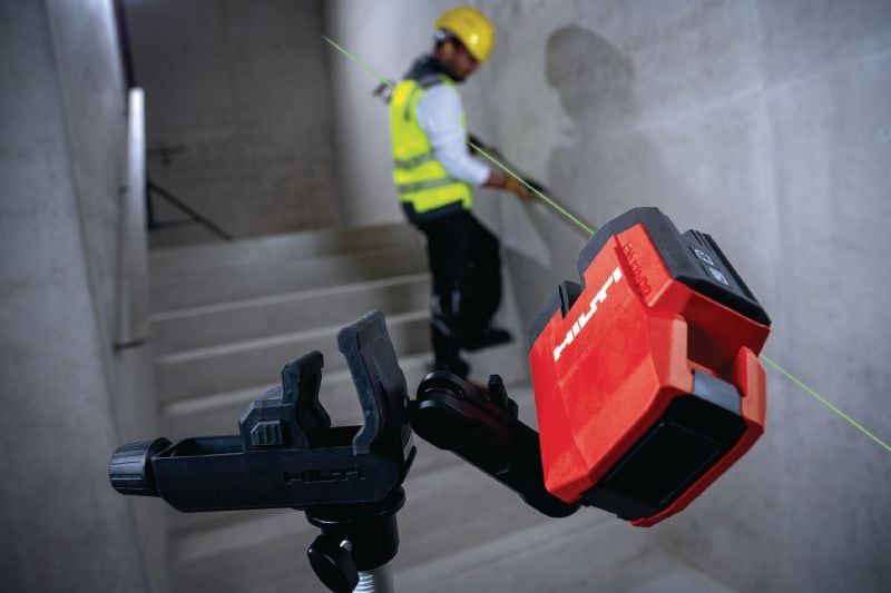 PM 20-CG Plumb and cross line laser Green beam combi-laser with 2 queues and 4 points for plumbing, leveling, aligning and squaring Applications 1