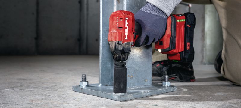 SIW 4AT-22 ½” Cordless impact wrench Compact-class cordless impact wrench with the ultimate balance of power and handling (Nuron battery platform) Applications 1